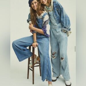 Free People We the Free super slouchy xs wide legged jean overalls